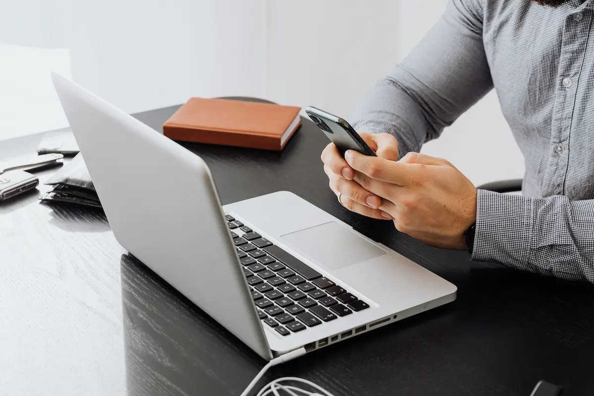 Comparaison entre location et achat de téléphones d'entreprise